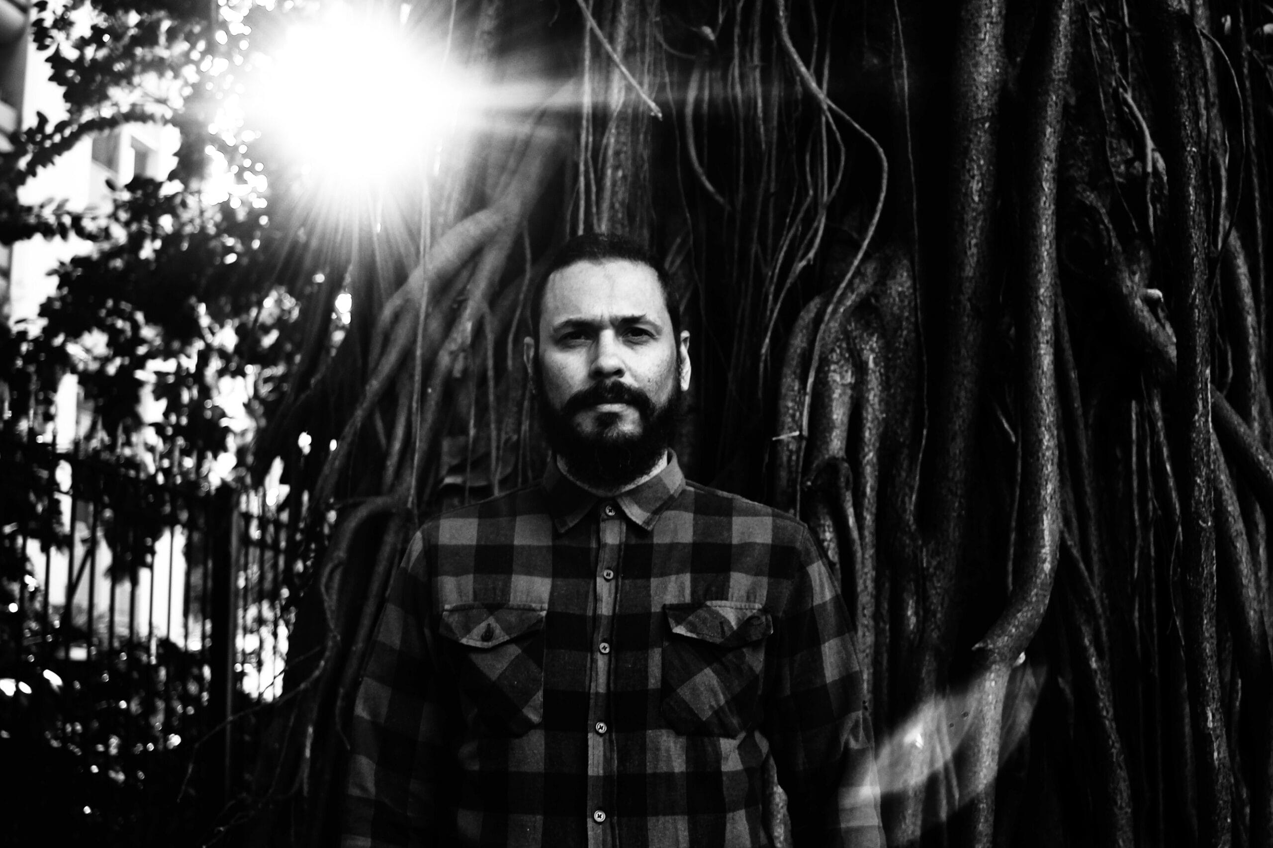 Throe contempla a finitude em O Enterro das Marés