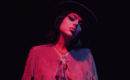 Indira Castillo mostra potência, versatilidade e elegância no EP Êxtase