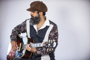 Julico (The Baggios) lança primeiro single do novo disco solo