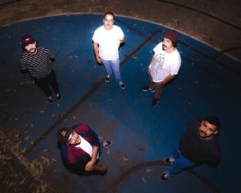 Personas fala sobre o desgaste de relações não-saudáveis em ‘Cair Para Trás’