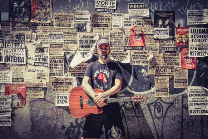 O Vulgo Fabinho aposta no boxe autônomo em seu novo vídeoclipe