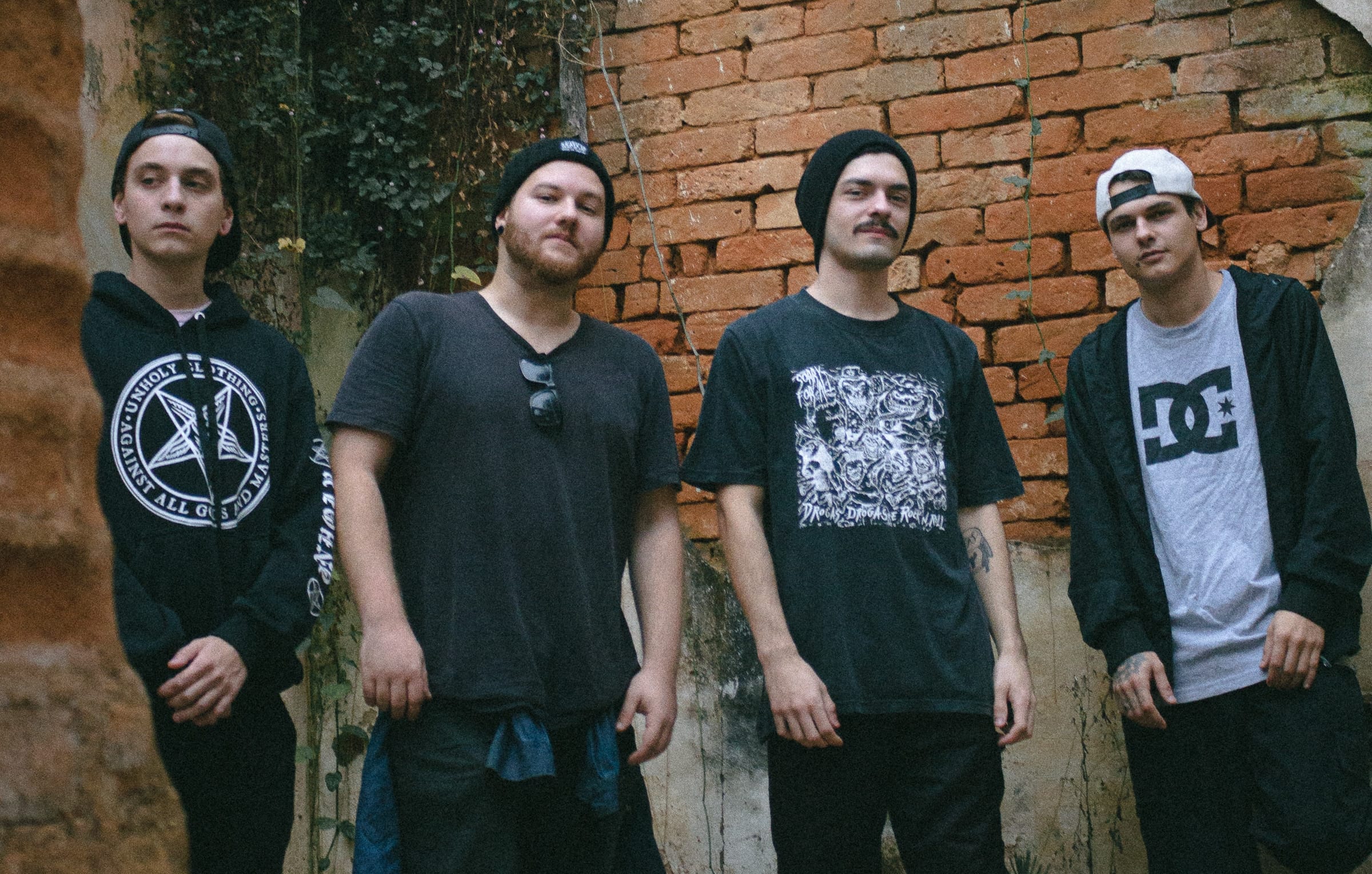 ÍNTIMO COTIDIANO lança seu novo single “FRAGMENTOS” 