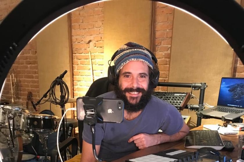 Em ritmo de Carnaval, Guerra aposta no frevo-pop com “É Massa!”