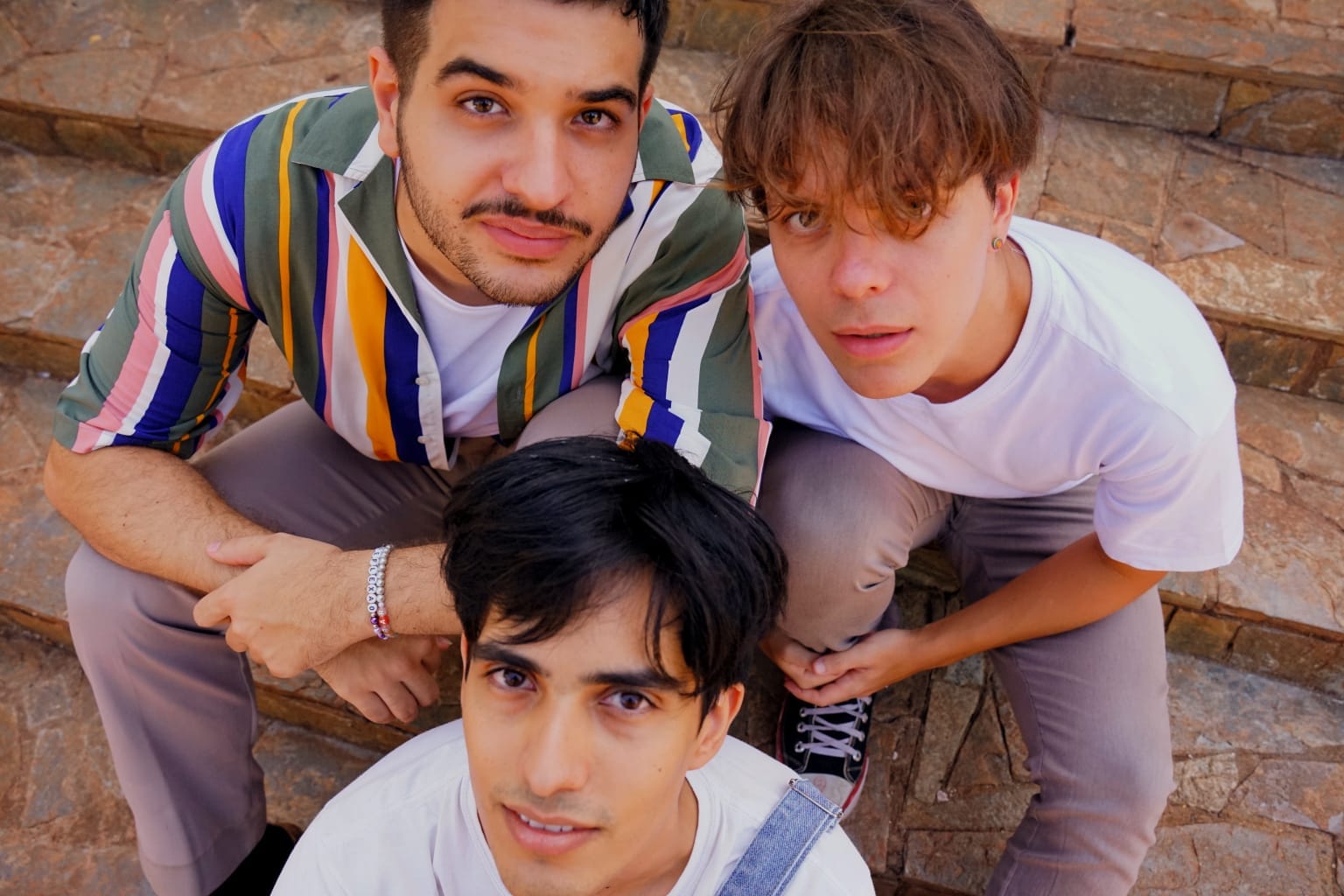 Astrônico mistura indie com ska em novo single ‘Calango’