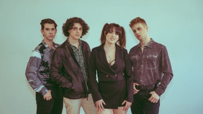 A Short Walk to Pluto lança “Hopeless”, transformando crises de pânico em rock alternativo