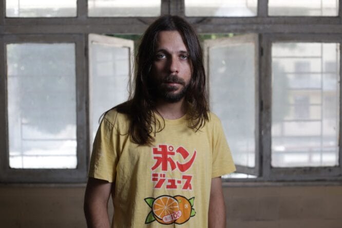 Da tristeza à Fúria, uma viagem pelas emoções humanas no novo álbum do artista pernambucano Alexandre María.