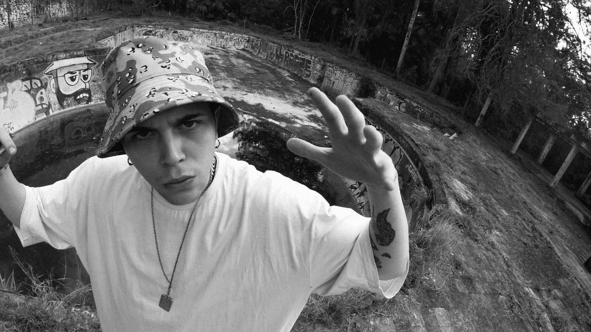 Slim Heck comemora lançamento do álbum “Memórias Do Apocalipse” com videoclipe da faixa “Sisu”