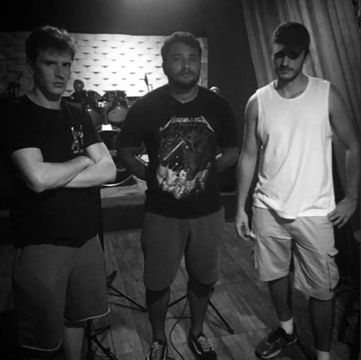 Agente Vermelho Lança 2º Single Laços de Papel