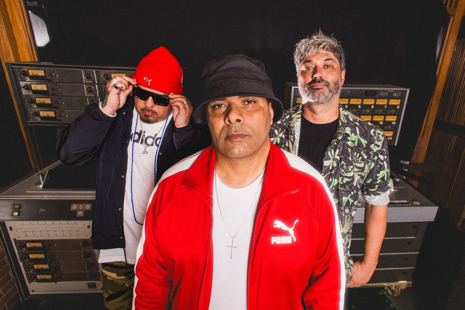 Silvertape relança “Mundo em Pedaços” com peso e modernidade