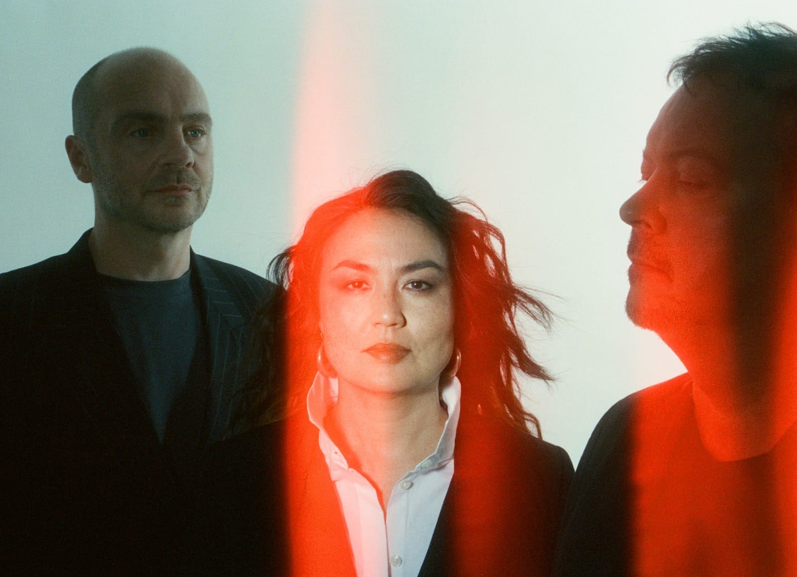 bôa lança Whiplash, primeiro álbum em 20 anos, impulsionado por viral