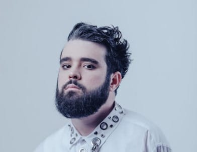 A cena eletrônica natalense em uma jornada de dores e delícias no primeiro álbum do Alex Tex.