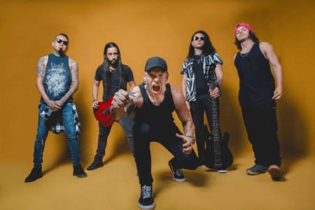 Debrix fala de determinação no versátil e moderno EP Tales from the Rabbit Hole