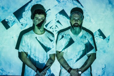 Hungrs: projeto entre pai e filho lança Far From Home no stream e em videoclipe