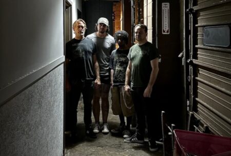 Vibrante e Turbulento: O Novo Capítulo de LOW BEFORE THE BREEZE Chega em Maio de 2025