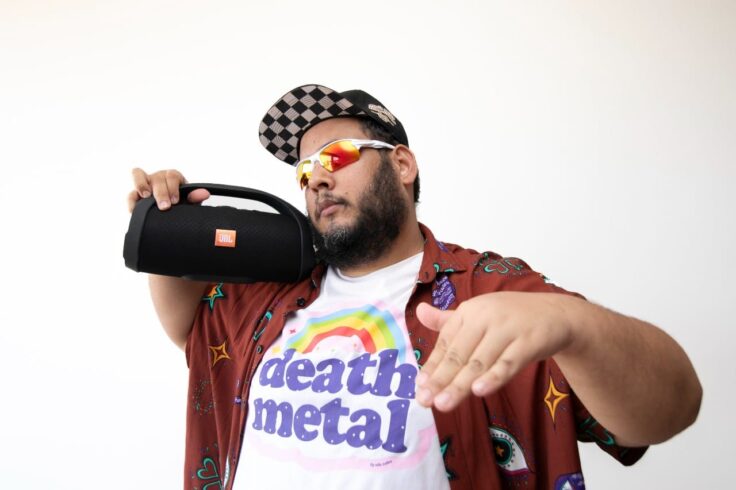 MC Karlos une rock, rap e crítica social em novo single “Eu Tenho Pena dos Insetos Que Me Picam”