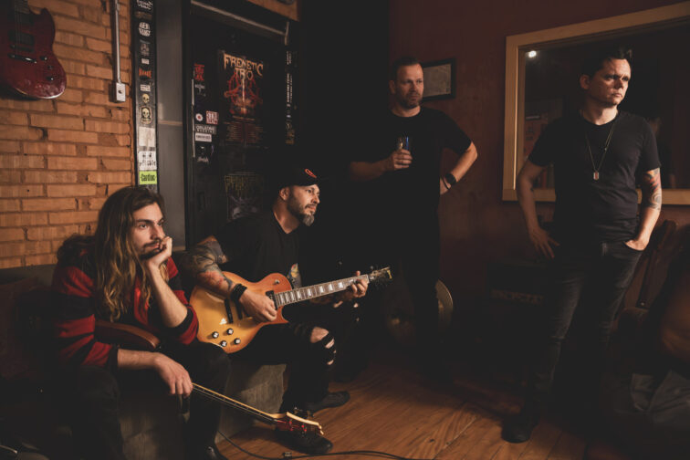 Rogue Desnuda Sua Essência em “Live Sessions” e Consolida Sua Trajetória no Rock Nacional