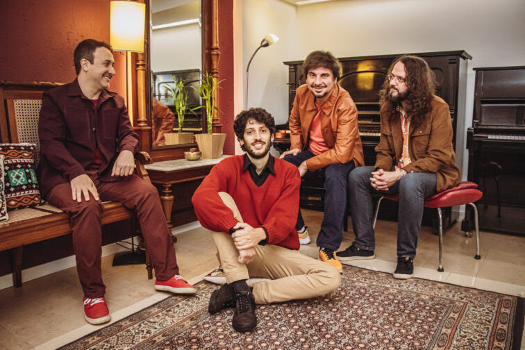 Prog rock de Floripa: UmQuarto antecipa disco com novo single ‘O Roxo e O Verde’