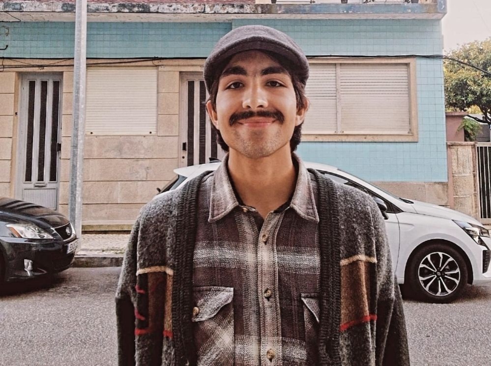 Cantautor paranaense radicado em Portugal, lança EP folk lo-fi “artista de domingo”.