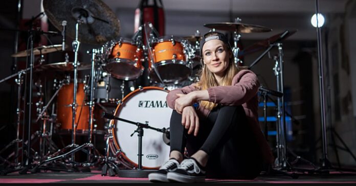 Anika Nilles: A Nova Baterista do Rush e a Missão de Honrar um Legado Insubstituível