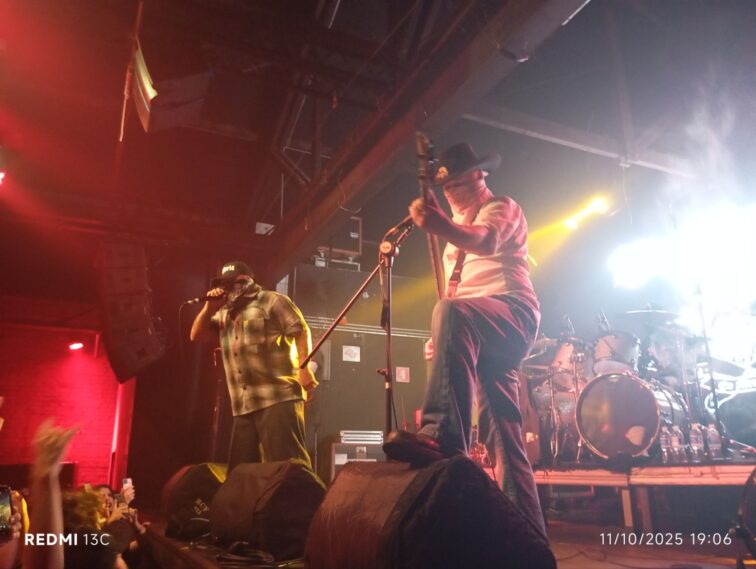 COBERTURA | Brujeria Incendeia Fabrique Club em SP com Ritual de Grindcore, Homenagens e Protesto Político