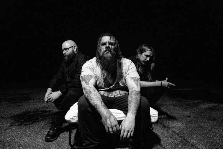 THE RETICENT confronta a saúde mental com o novo vídeo “The Scorn (Those Who Don’t Understand)” THE RETICENT confronta a saúde mental com o novo vídeo “The Scorn (Those Who Don’t Understand)”