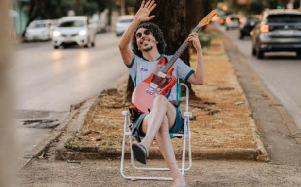 Olivêra Lança um novo álbum: Finja Que Não Me Conhece