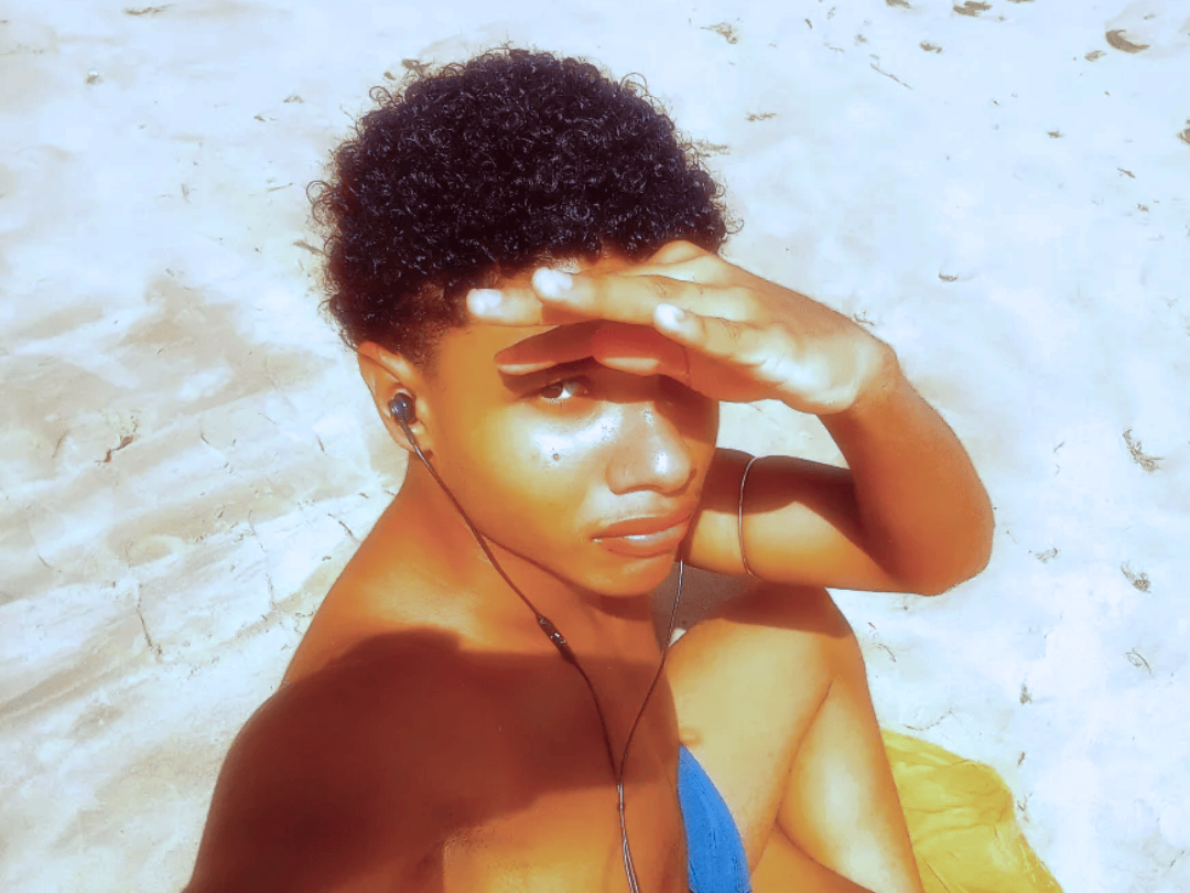 O cantor recifense OTTÁVIO lança "Maré", single que inaugura seu EP de verão e marca uma nova fase no R&B contemporâneo.