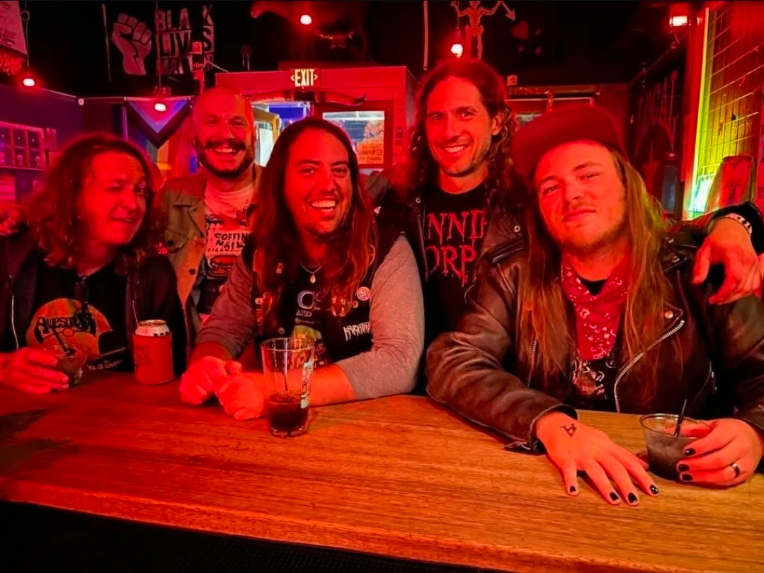 Mega Colossus: riffs ferozes e harmonias vocais épicas no novo trabalho 'Watch Out!