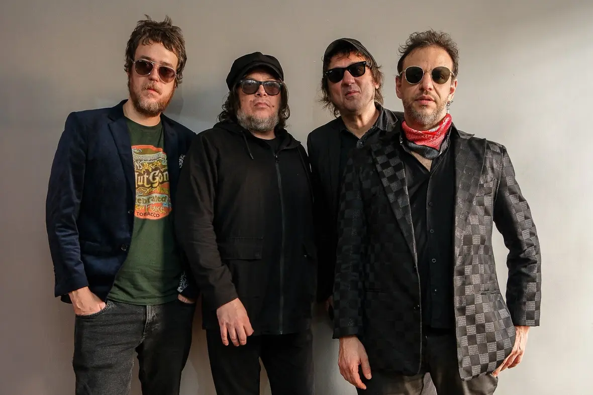 Cachorro Grande retorna a São Paulo com sua formação clássica para show histórico no Cine Joia nesta sexta (17).