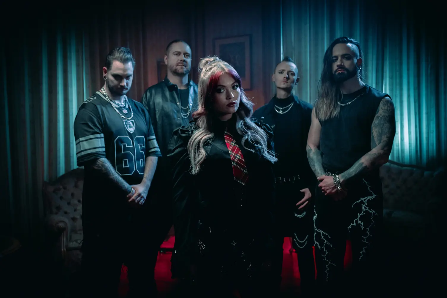 A banda Enemy Inside lança o explosivo single 'RIP', marcando uma evolução sonora mais pesada e sombria.