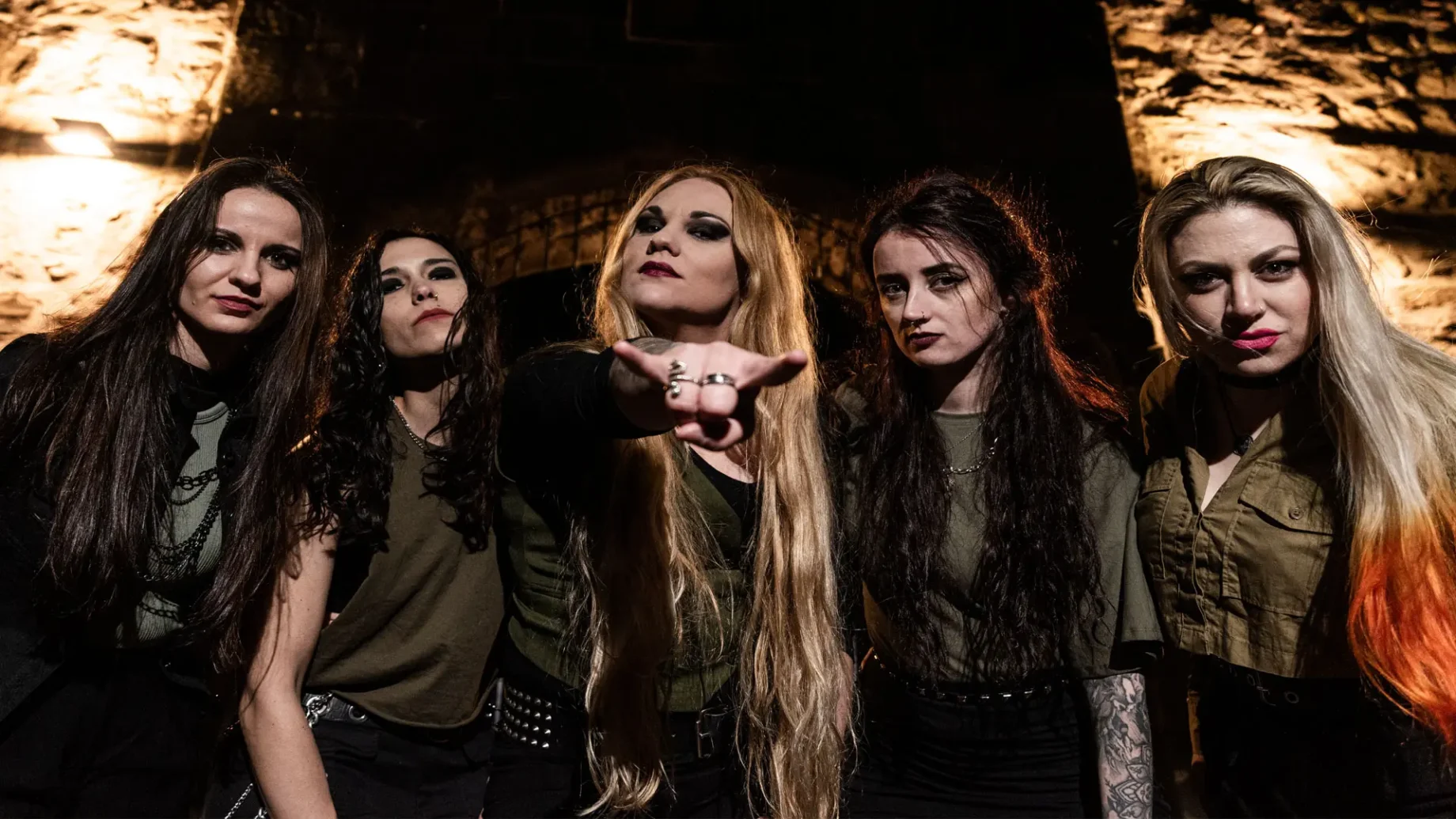 Prika Amaral (Nervosa) abre o jogo em entrevista ao '5 to Rock' com Ricardo Batalha.