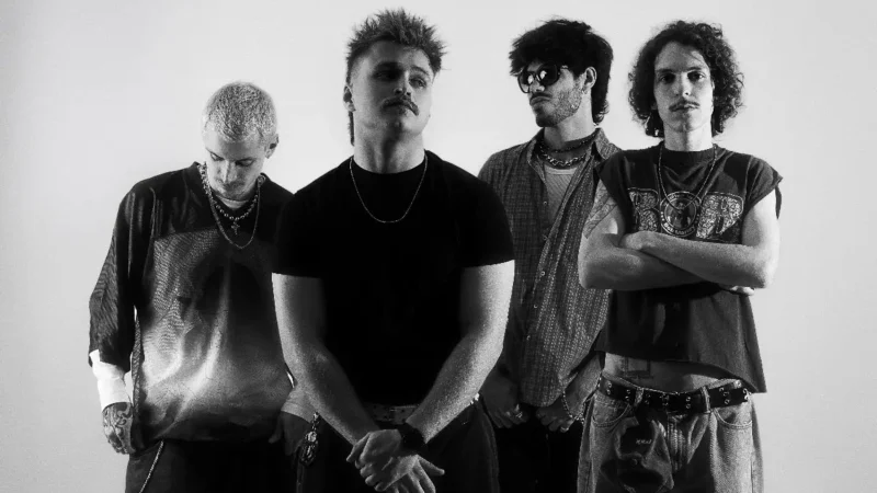 O Boto desacelera o tempo em “Simples Assim”, último single antes do disco de estreia