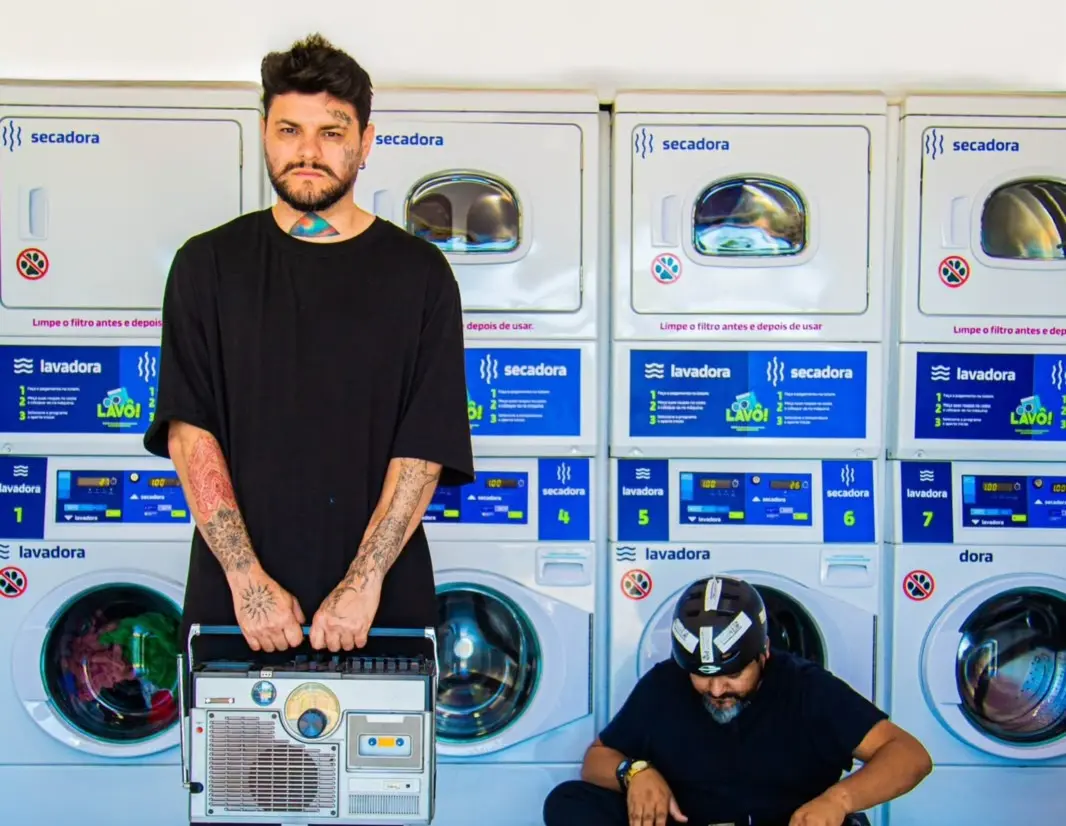 RENATTO lança “VERÃO”, álbum que marca seu renascimento artístico após erro bizarro do Google