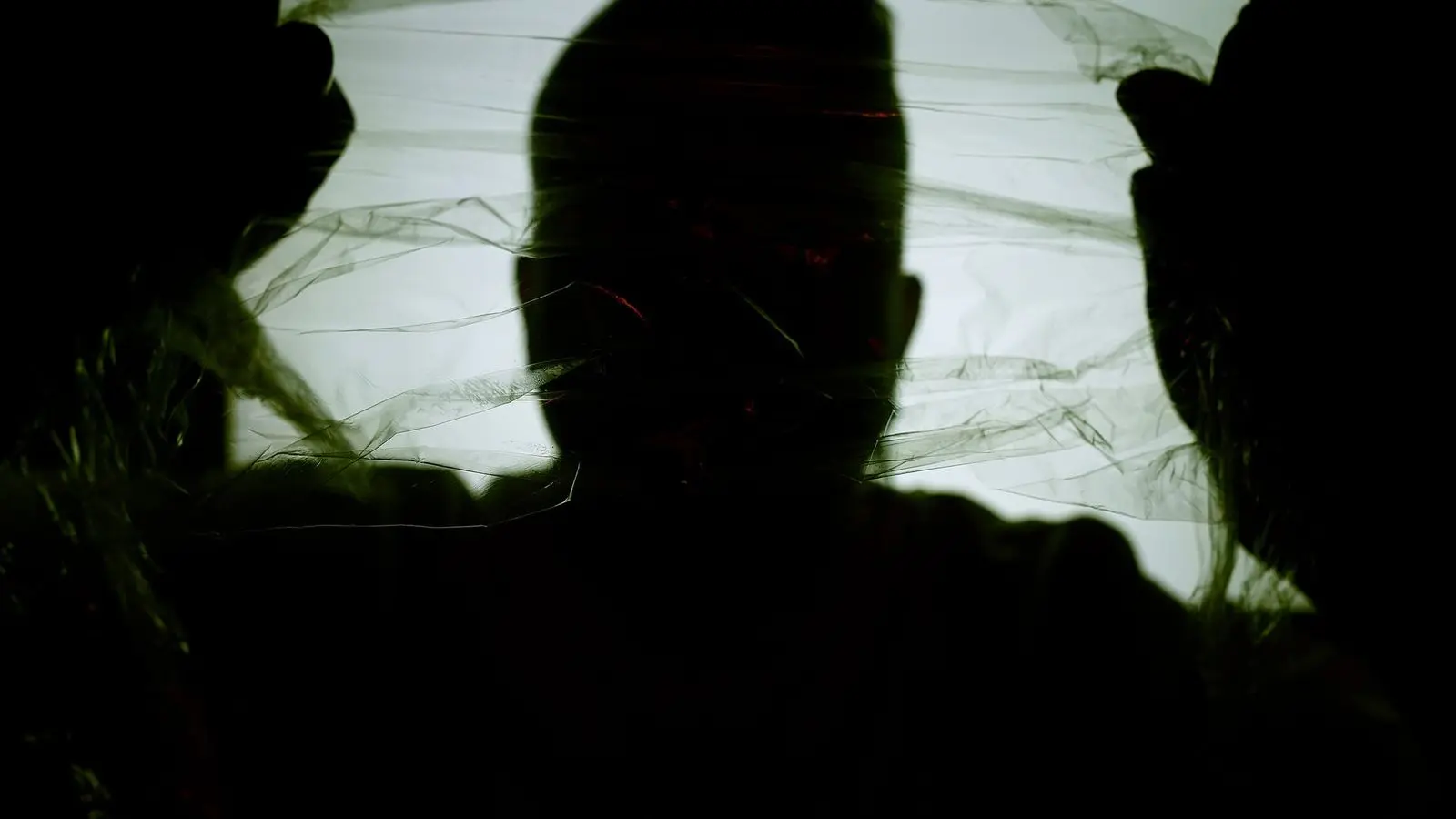 A banda finlandesa de noise rock/rock alternativo MELU247 lançou seu cover de “Breathe”, do The Prodigy.