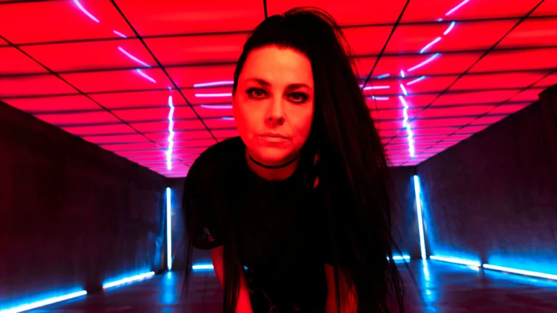 Evanescence lança clipe de “Tell Me When You’ve Had Enough” gravado durante turnê mundial