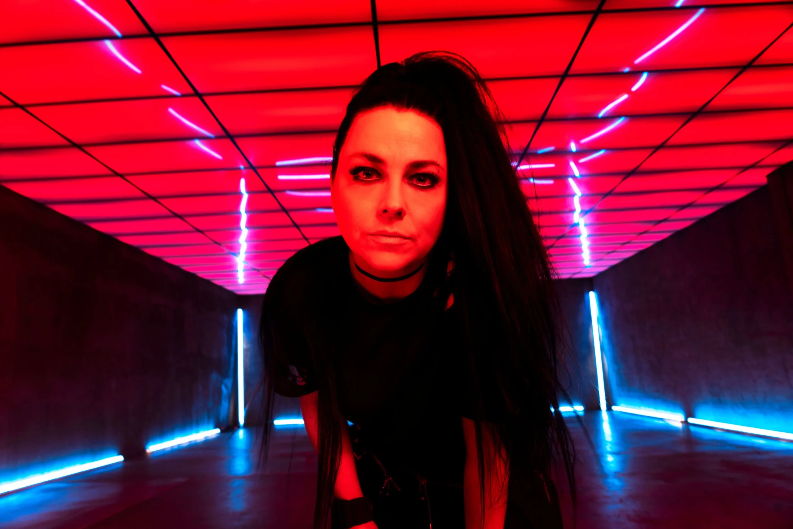 Evanescence lança clipe de “Tell Me When You’ve Had Enough” gravado durante turnê mundial